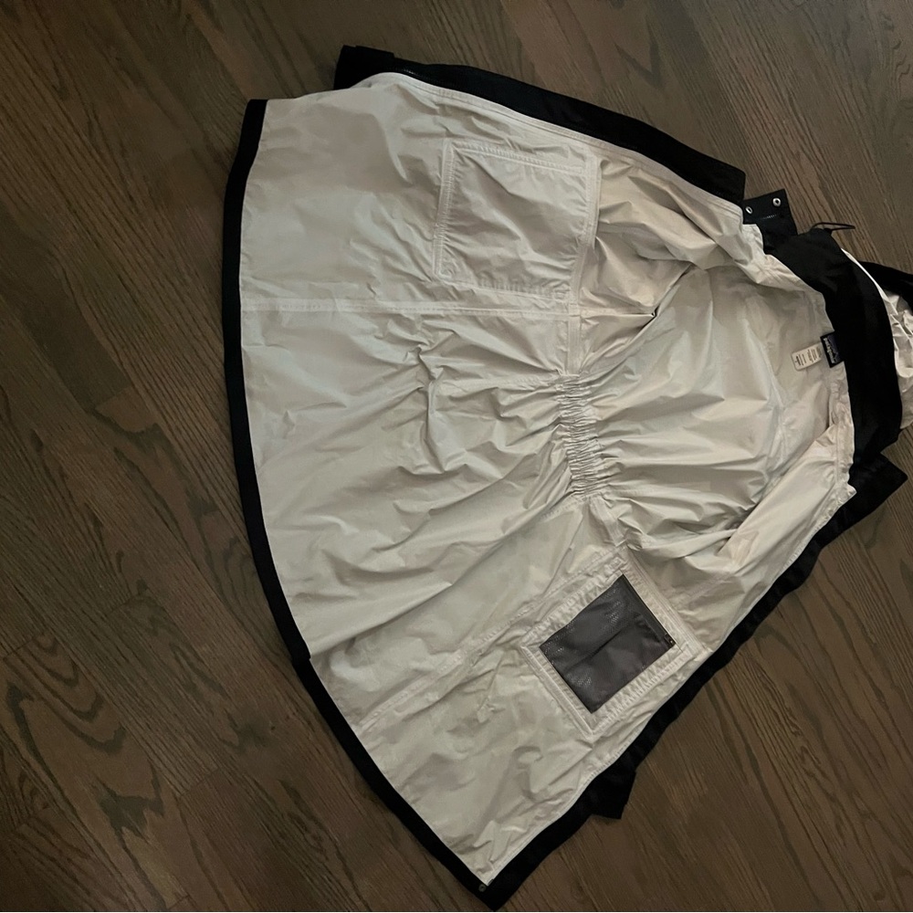 Patagonia Women's Black Trench Coat - Picture 4 of 5